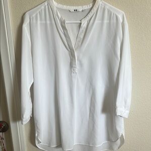 Uniqlo: Elegant White Women's Top